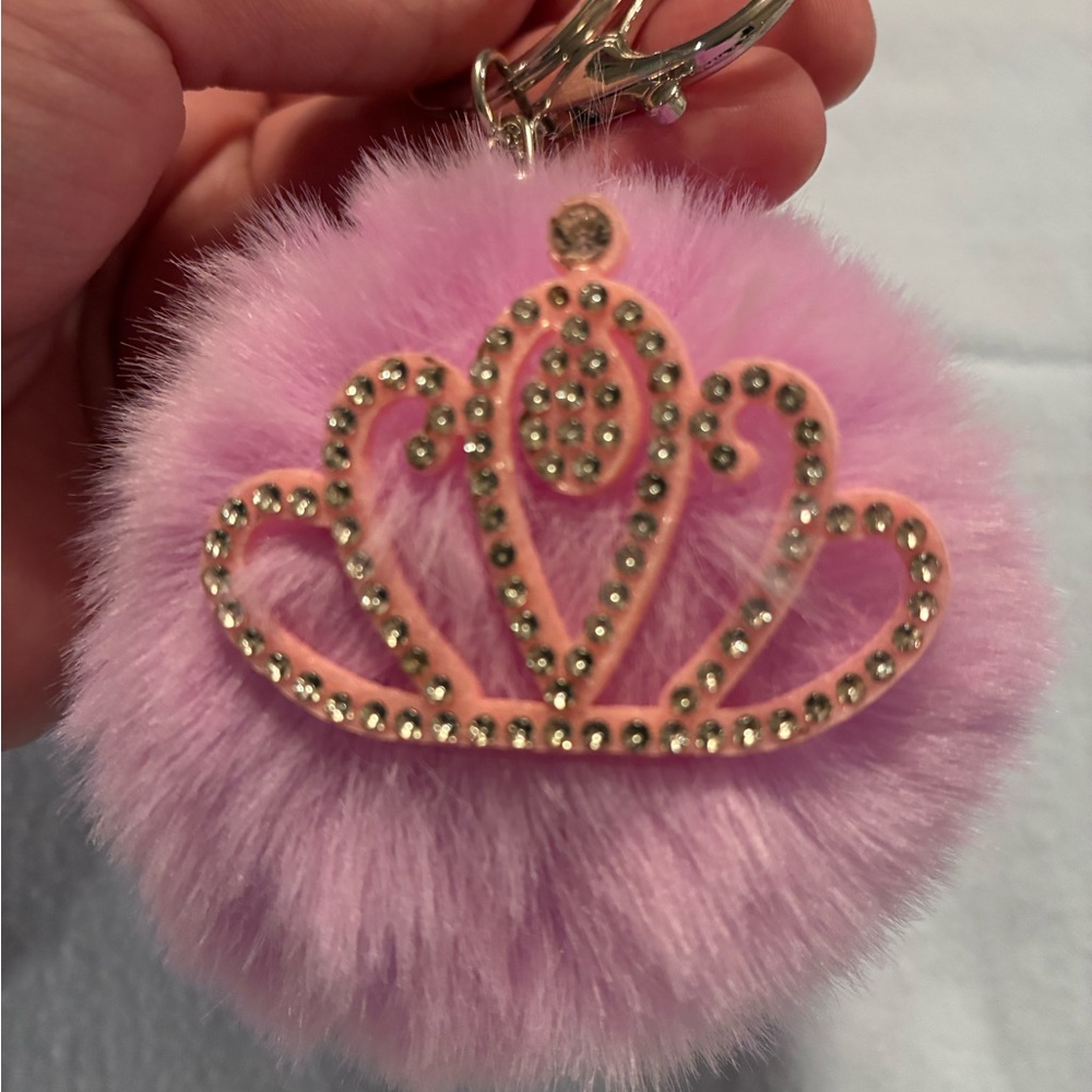 Light purple fluff ball keychain/bag charm with pink bedazzled crown NWOT - Picture 3 of 5